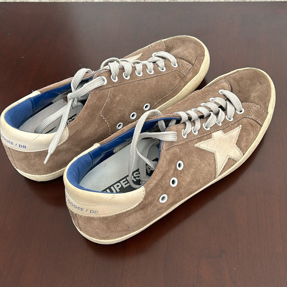 Brown golden goose’s